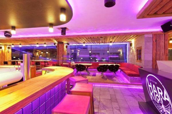 Partyhouse Harakiri Stay Different 60 Seconds To Mountains! Free Parking! Self Check-In Майерхофен Екстериор снимка